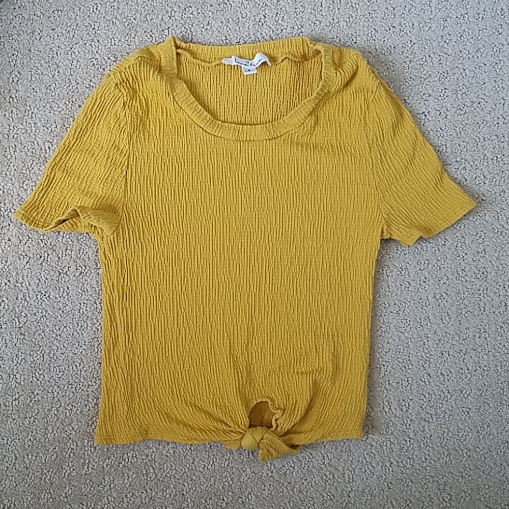 Cute yellow top